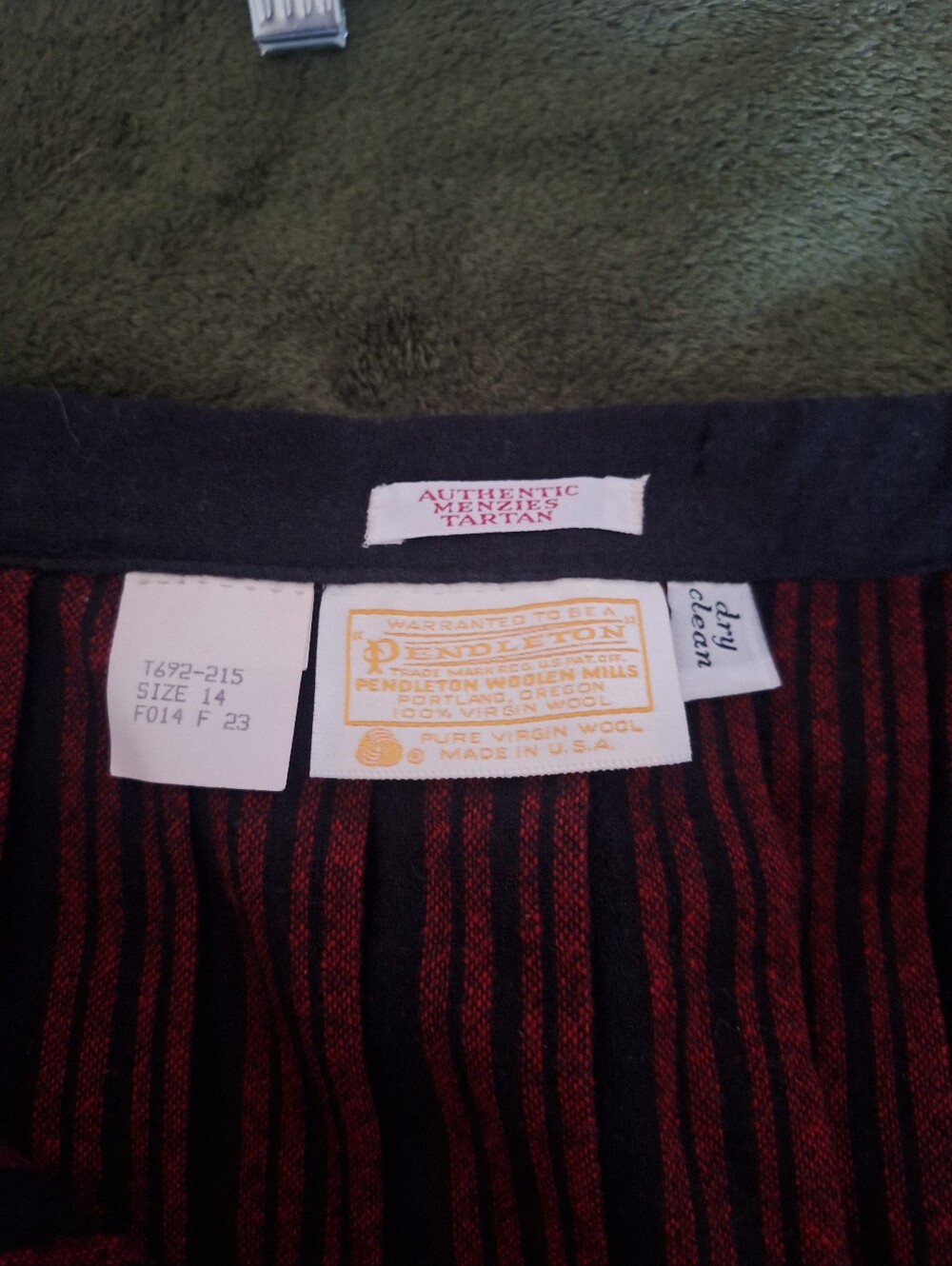 Pendleton Preloved Vinrage Black Pleated Skirt with Red Plaid Hem 100% Wool. - Picture 5 of 6
